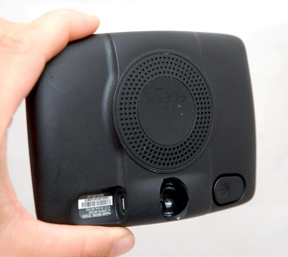 TomTom VIA 1505TM Car GPS System 5" USA/Canada/Mexico LIFETIME MAPS & TRAFFIC - Image 2 of 4