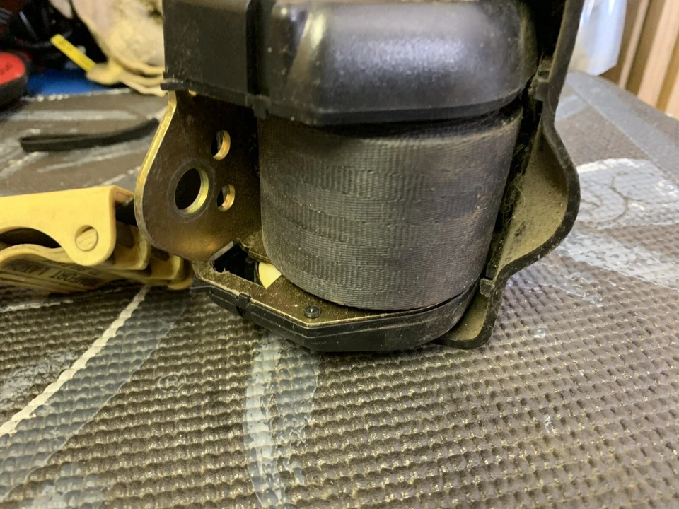 Cinturón de seguridad del lado del conductor Freightliner Century Class 1998 OEM Foto 2 de 4