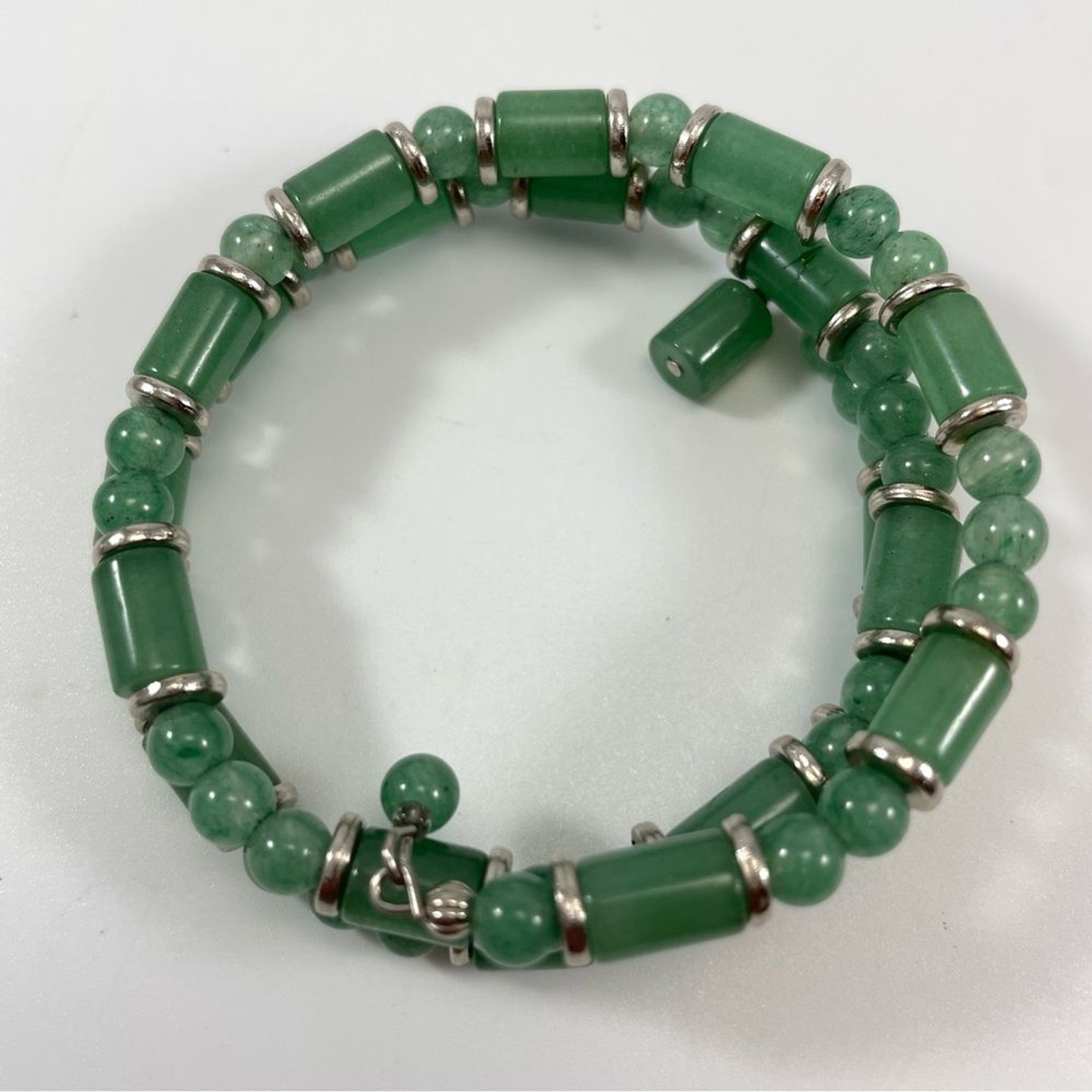 Beautiful Unsigned Silver Tone Memory Wire Aventu… - image 5