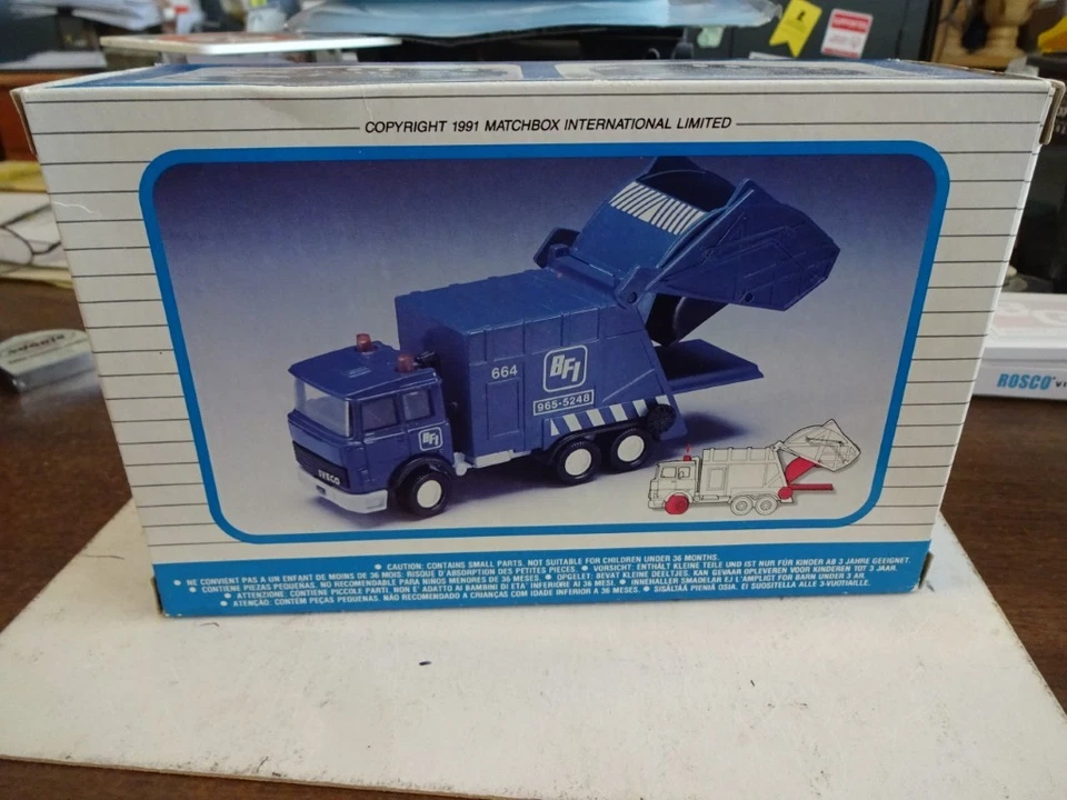 BFI MATCHBOX SUPERKING K-133 REAR LOAD GARBAGE TRUCK WITH BOX PLUS FREE SHIPPING - Image 4 of 4