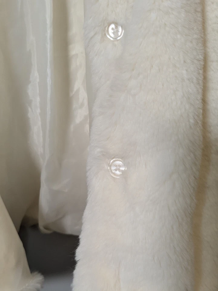 Chaqueta Epic Threads blanca de piel sintética para niñas talla mediana Foto 4 de 4