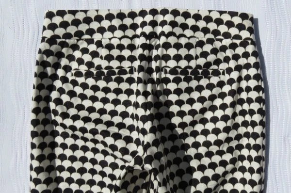 Pantalones al tobillo ANN TAYLOR para mujer XS 0 marfil negro estampado algodón texturizado ajuste Devin Foto 4 de 4