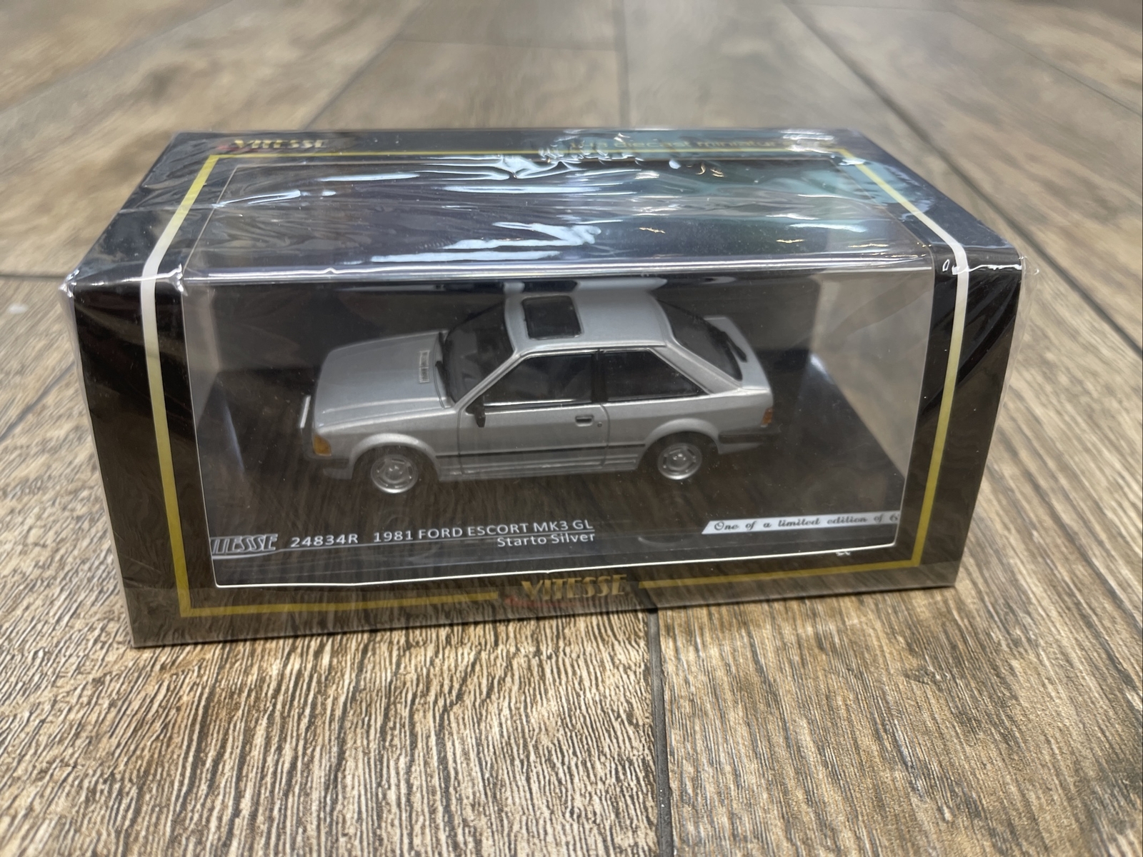 Vitesse 1/43 Scale 24834R - 1981 Ford Escort MK3 GL - Strato Silver