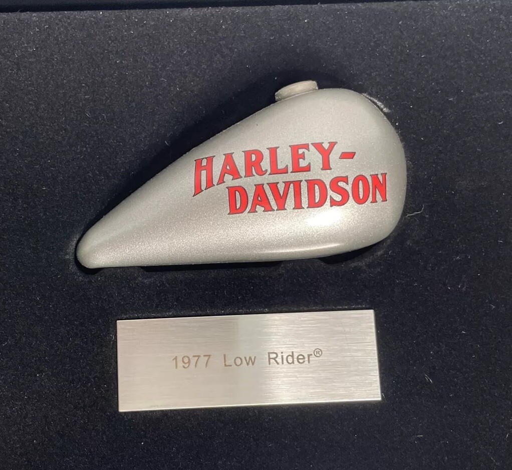 Harley Davidson 2004 Collectible Mini Gas Tank Set Glass Display Case