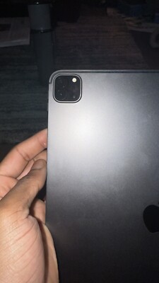ipad pro 12.9 4th gen With Tiktok On It