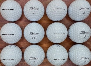 12 x Titleist Pro v1 Golfbälle Top Zustand neuestes Modell für 2025/26