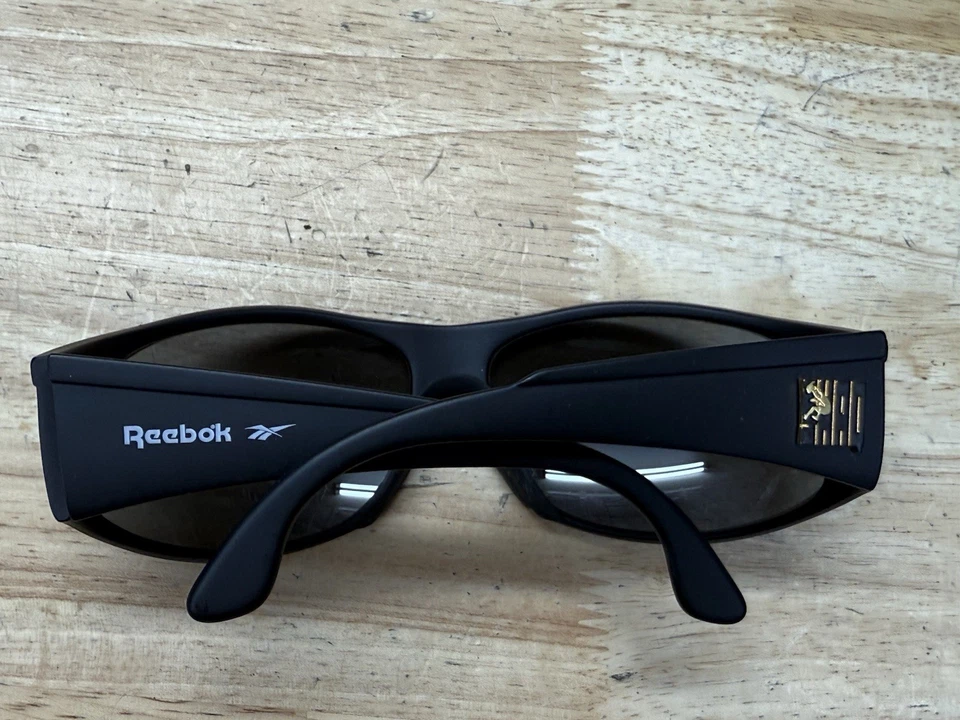 Gafas de sol deportivas Reebok Cruiser Wrap negras para hombre usadas Foto 2 de 4