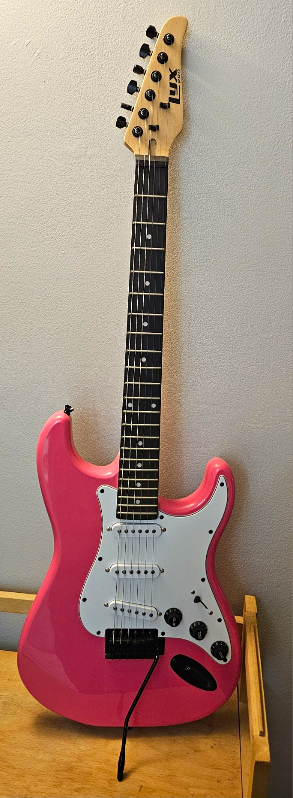 LyxPro Pink Solid Body Electric Guitar 6-String Right-Handed w/ Gig Bag