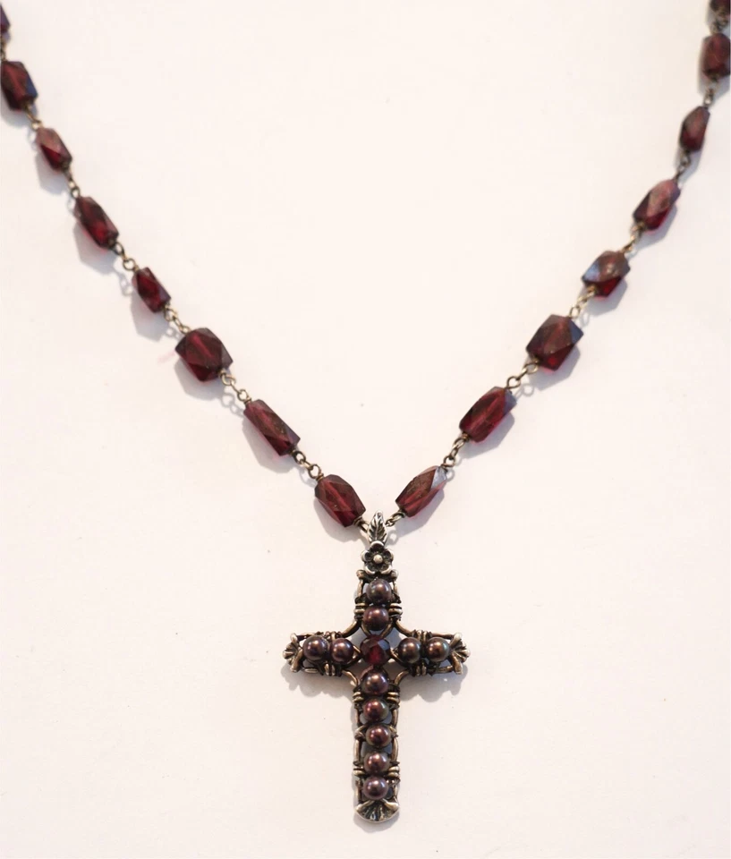 Rosario de cuentas granate tono plata vintage con collar cruz de perlas cultivadas 16,25" Foto 3 de 3