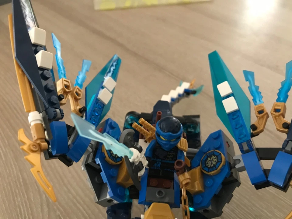 LEGO Ninjago 70602 Jay's Elemental Dragon, photo 4 sur 5