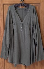 TORRID LONG SLEEVE TOP VINTAGE V Neck SHIRT 6 6X 6XL 30 NEW