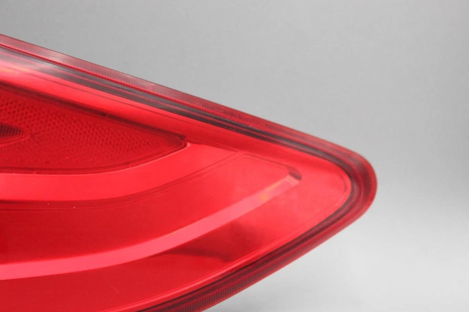 Lanterna traseira direita do passageiro montada em um quarto compatível com 2018-23 Honda Odyssey OEM #35521 - Imagem 2 de 4