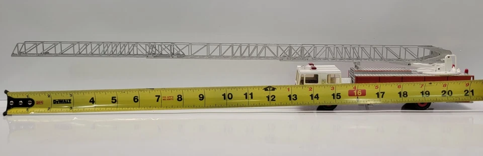 Conrad Diecast 5502 E-One Aerial Ladder Fire Engine #8 1:50 Scale  - Image 4 of 4
