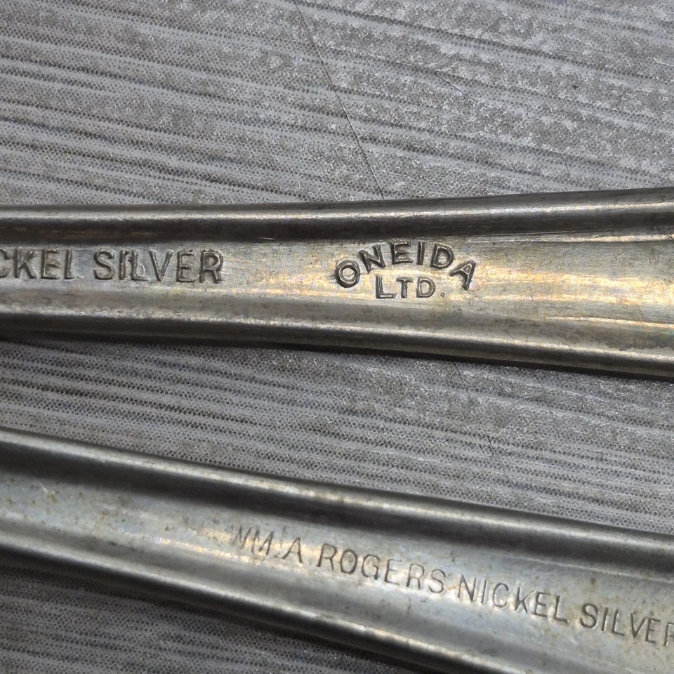 Wm. Cucharas y tenedores UTENSILS antiguos de 30 piezas de plata níquel A. Rogers  Foto 4 de 4