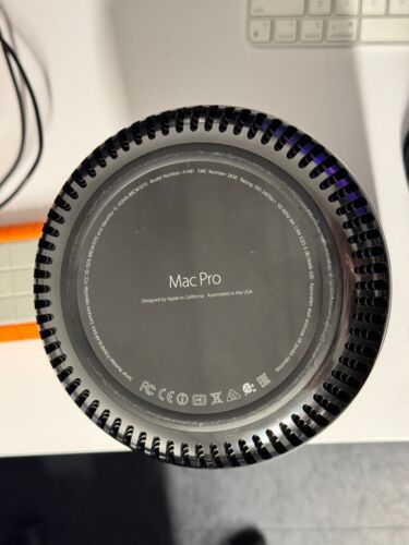 Mac Pro - Late 2013 - 12-Core Xeon E5 - 1TB Storage - 64GB RAM - Afbeelding 2 van 6