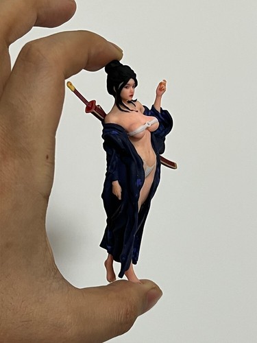 Diorama Scena Prop 1:12 Femmina Guerriera Ragazza Mini Bambola Anime Miniatura Figura Giocattolo - Foto 2 di 8