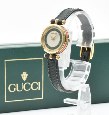 Near MINT w/Box Gucci 2000L 22mm Black Dial Gold Quartz Women's