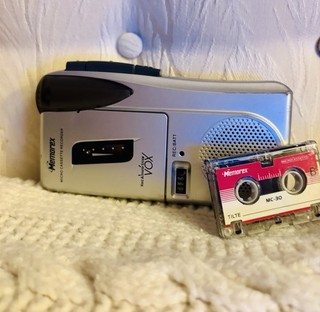 Hand Held Memorex VOX Micro Cassette Recorder MB2186A Working W One Tape Rare