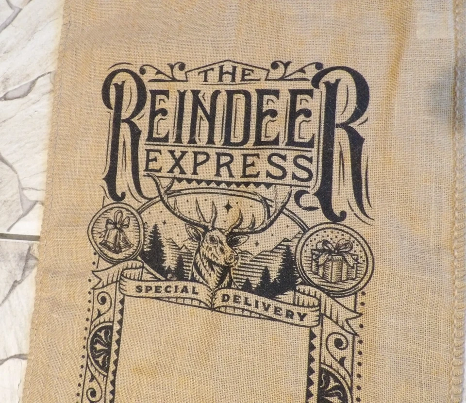 Nuevo saco de arpillera personalizado de Papá Noel The Reindeer Express Polo Norte de Wondershop Foto 2 de 4