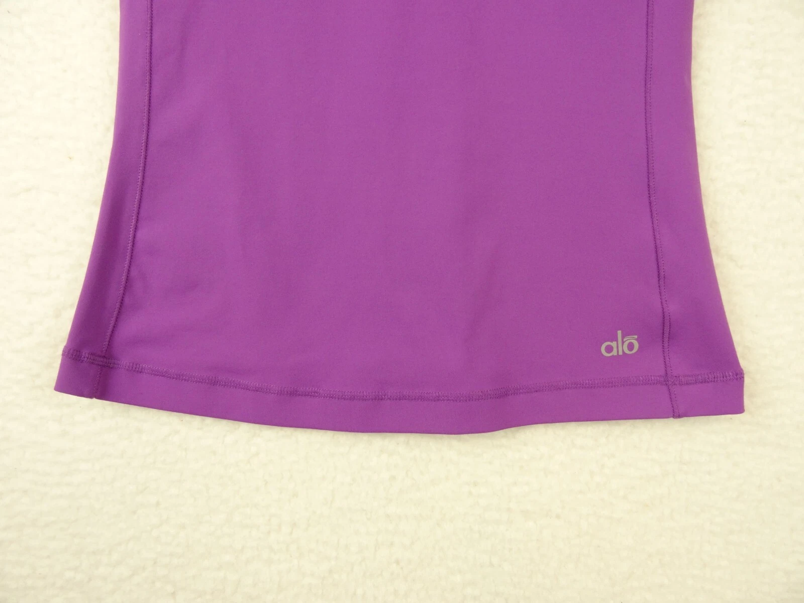 alo-yoga activewear built in bra pullover tank-top