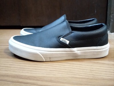 Vans Unisex Men size 7, woman size 8.5 Black Faux Leather pull on NWOT 
