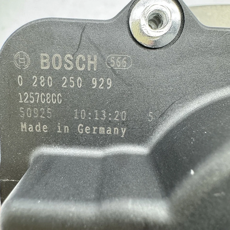 Throttle Body 12570800 for Chevy Silverado 1500 2500 3500 Avalanche 1500 Tahoe - Image 4 of 4