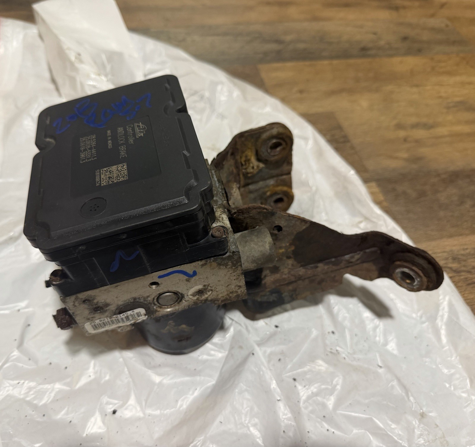 2013 Dodge RAM 1500 ABS Anti-lock Brake Module Pump P68207201AC OEM Used