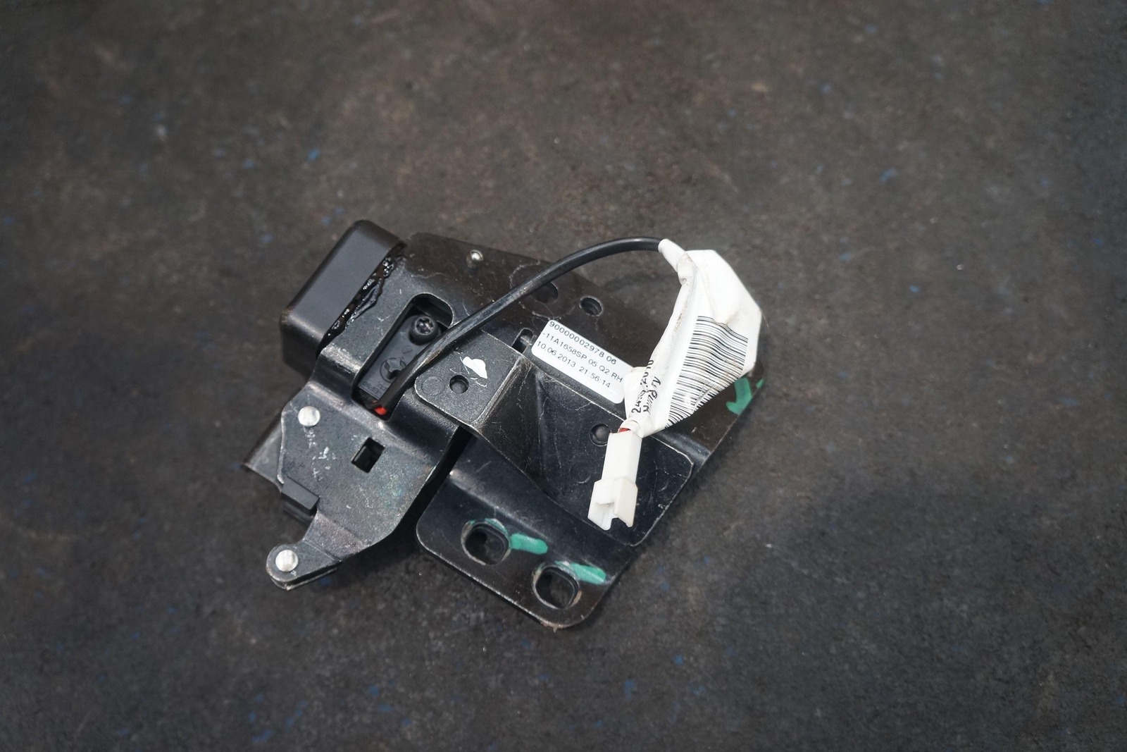 Front Right Convertible Roof Top Latch Lock 11A1658SP OEM McLaren MP4-12C 2014