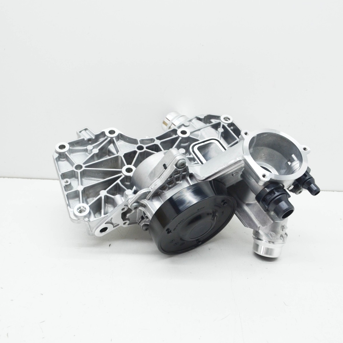 びぃ BMW Water Pump 11517524551 E60 545i E63 E64 645Ci E65 E66