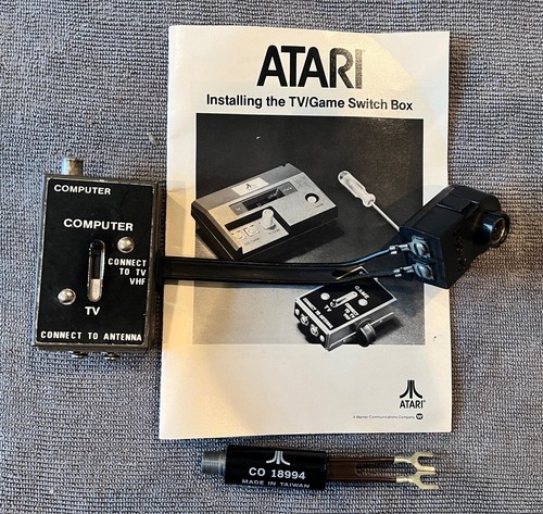Vintage TV/Game/Computer RF Switch Box Adapter Atari w/ part CO18994 and manual
