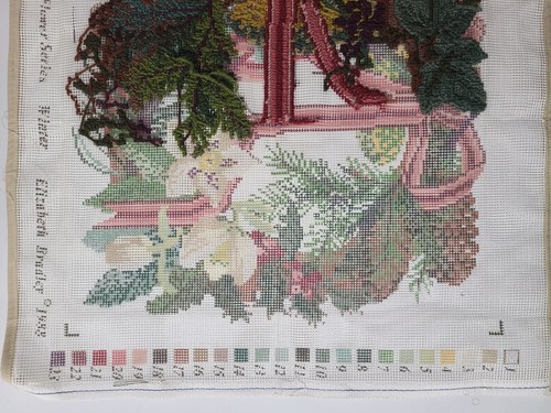 Kit de punta de aguja de invierno Elizabeth Bradley The Victorian Flower Series costaba $240 - Imagen 7 de 13