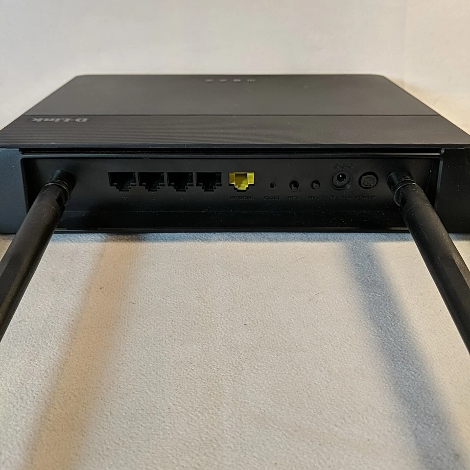 D-Link DIR-878 Router Black LAN WiFi Dual Band - Image 4 of 4