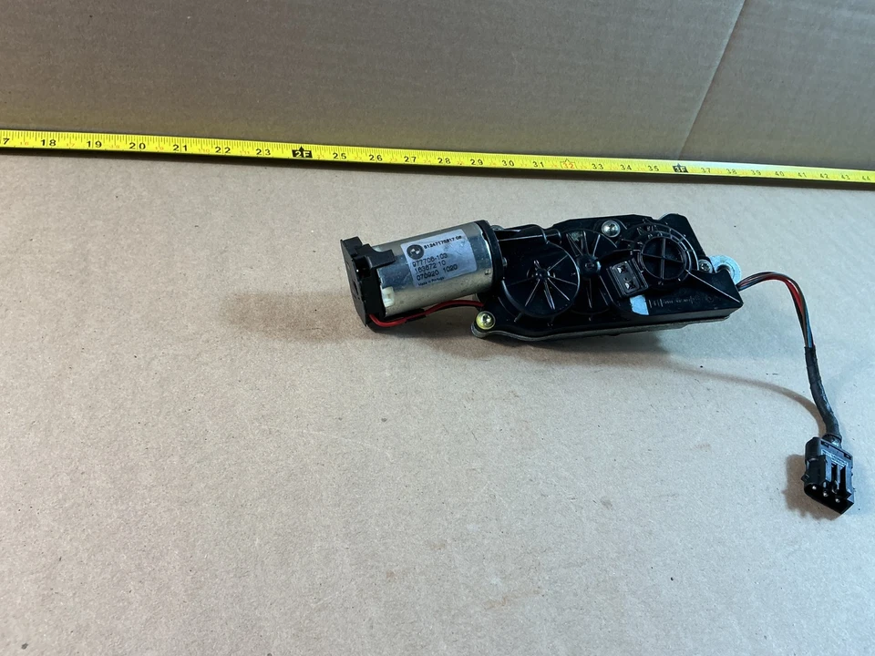 BMW X5 E70 2007-2013 maletero trasero bloqueo motor actuador 977706-103 OEM Foto 2 de 4