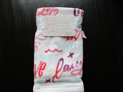 KASSAFINA SET OF 2 FINGERTIP TOWELS ''LIVE LAUGH LOVE'' ~ NEW