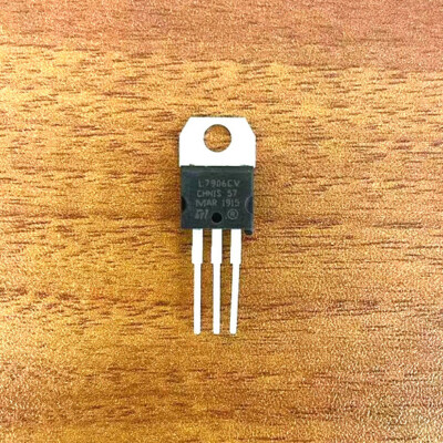 L78L05ACZ STMicroelectronics, Regolatore di tensione positiva, +5V, TO-92