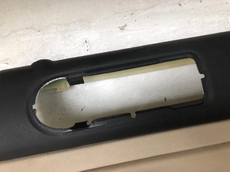 Panel de moldura de puerta trasera derecho del pasajero derecho derecho derecho derecho VOLKSWAGEN JETTA GLS 2001-2002 Foto 4 de 4