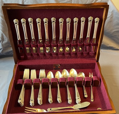 Rogers Bros VTG 1847 Silverware "Eternally Yours" Set of 55 pc Wooden Box PICS