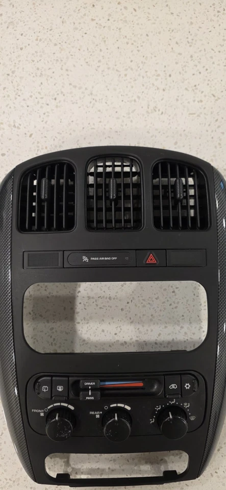 Dodge Caravan/Chrysler Town & Country 2004-2007 radio bisel/controles de climatización OEM Foto 3 de 4