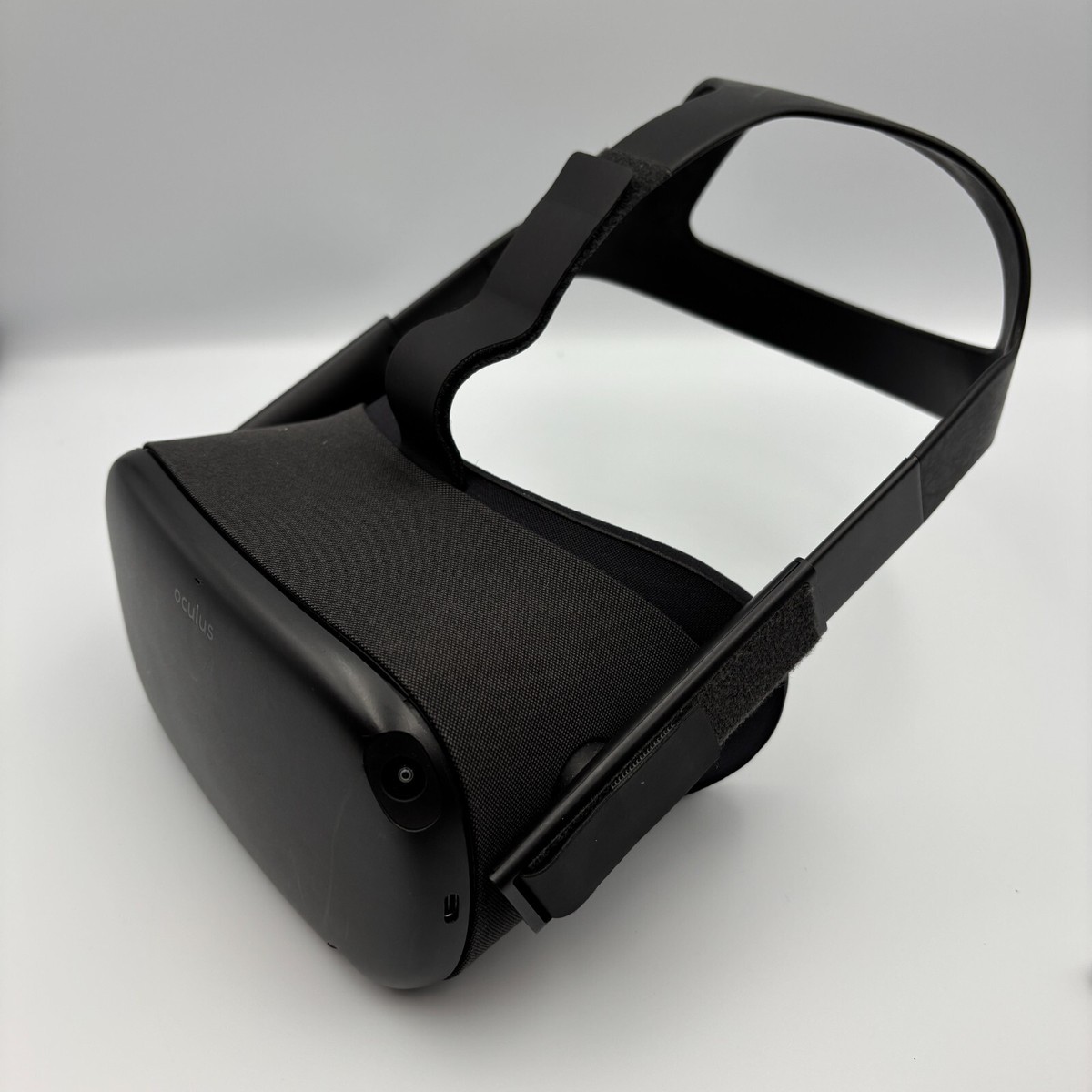 Oculus Quest 64GB VR Headset All-In-One Game Headset w/Box