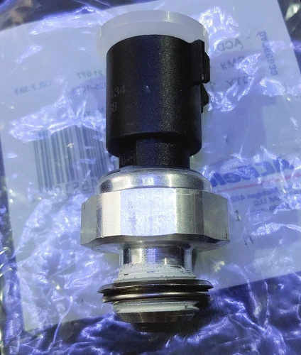 OEM 12673134 Oil Pressure Sensor Switch for Chevy Silverado Sierra Fast Ship - Picture 2 of 5