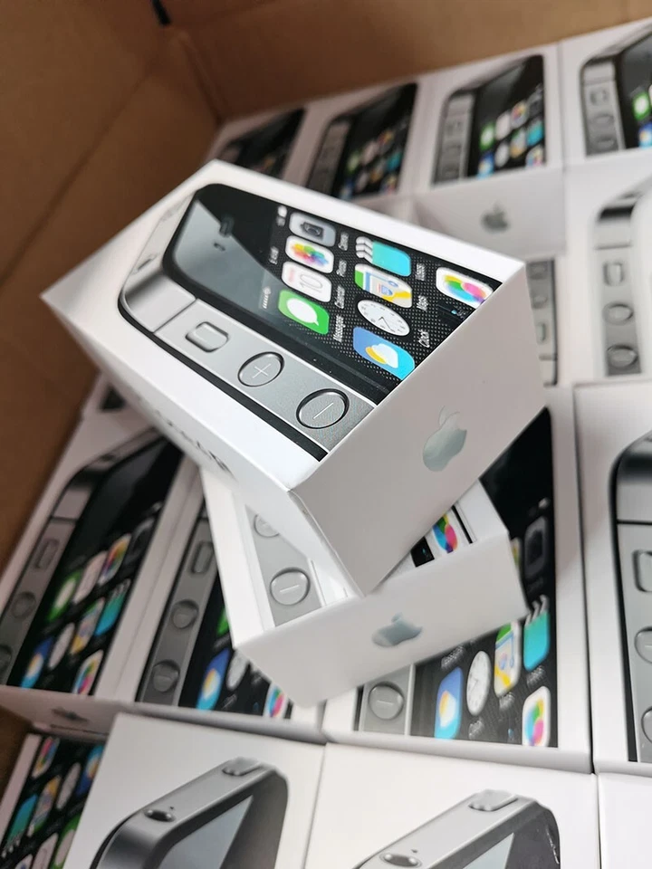 90%N ew Apple iPhone 4s White/Black 8/16/32/64GB Fully UNLOCKED classic 3.5'' - Image 4 of 4