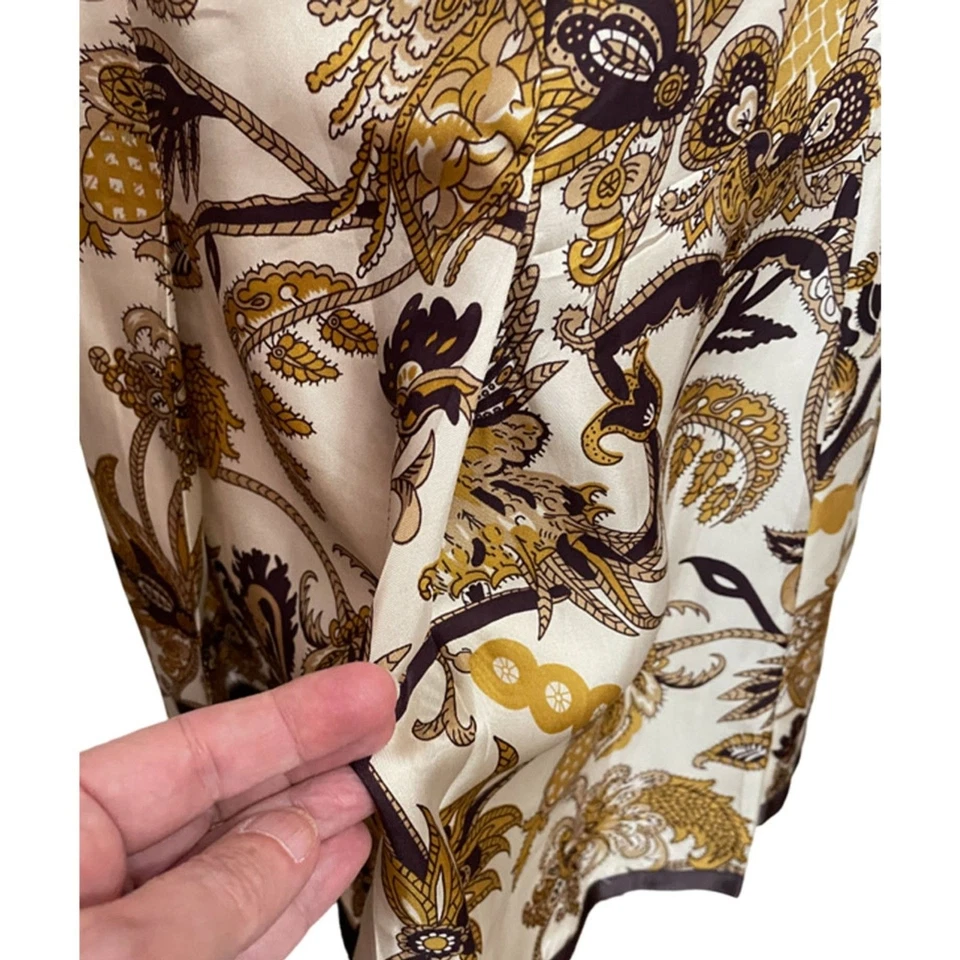 Saia plissada floral de seda Old Navy tamanho 2 - Imagem 4 de 4