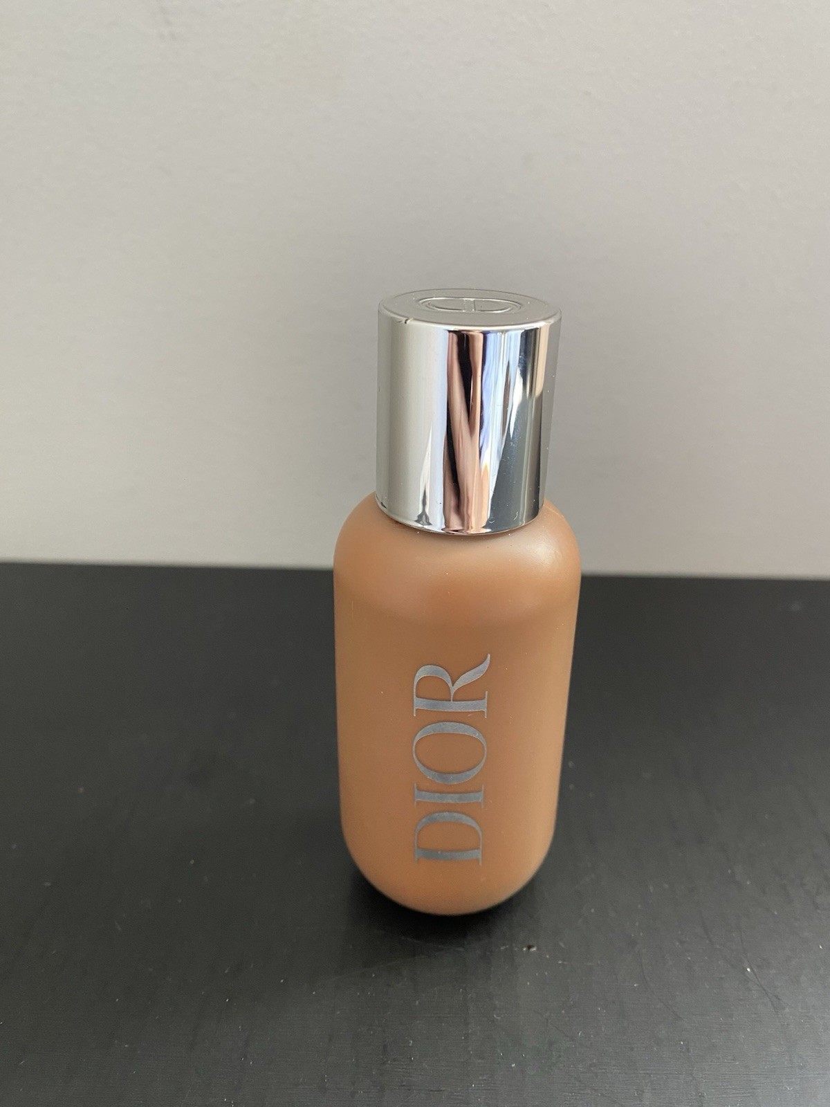 Dior Longwear Radiant Foundation with SPF 15 Coverage-image