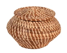 Coushatta Pine Needle Basket with Lid   20th Century  Size 3.5" H x 4.75" D