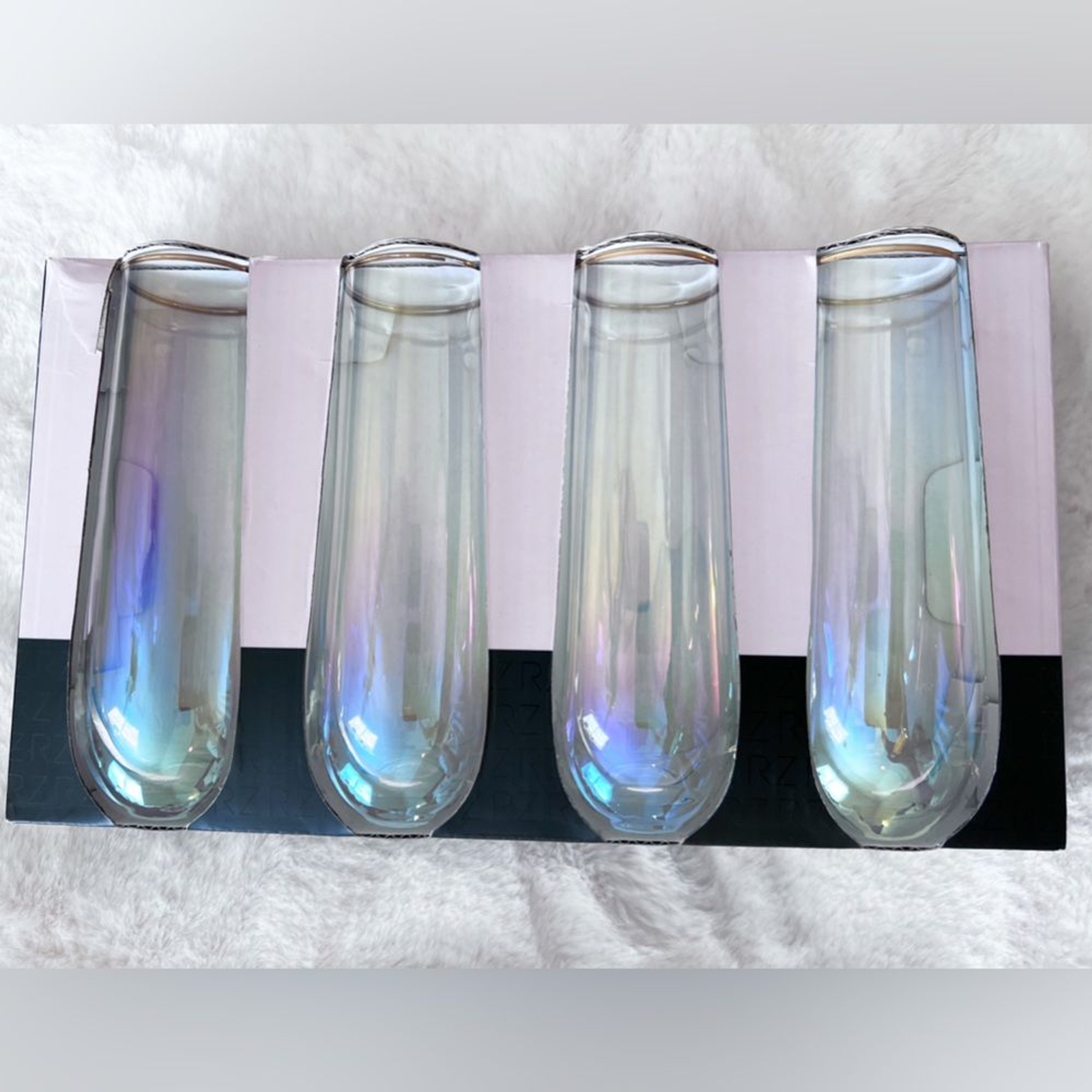 Rachel Zoe Set of 4 Champagne Flutes With Gold Rim NWB