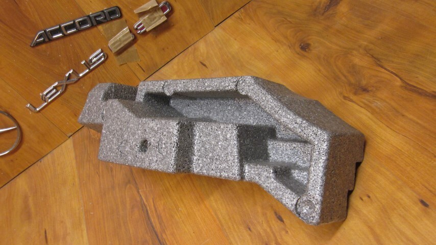 Maserati Levante Insulation Foam RH support 670105778