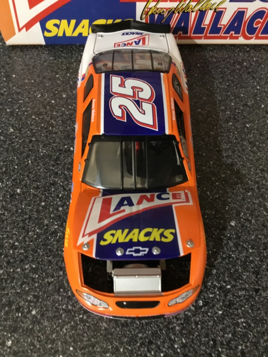 Kenny Wallace #25 Lance Snacks 2000 Chev 1/24 Action NASCAR