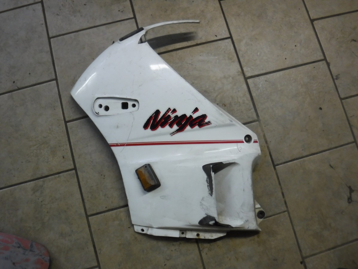 フリージア Ｆ3 88-93 Kawasaki ZX600 C Ninja Left Side Fairing Cowl 55028-1152