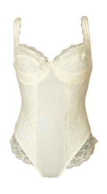 LORMAR Body mit halbgefüttertem Cup, verstellbarem Schultergurt, Spitzeneinsätze