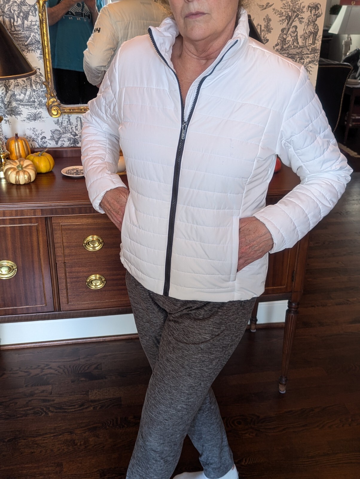 Chaqueta aislante Helly Hansen para mujer 53030-001 blanca aislamiento ligero